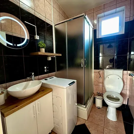 Cozy Schufit Apartment